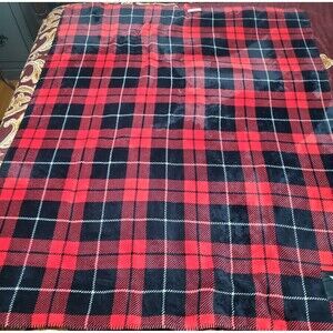 Victoria’s Secret VS PINK Red Plaid Sherpa Blanket Throw 48x61 NWT